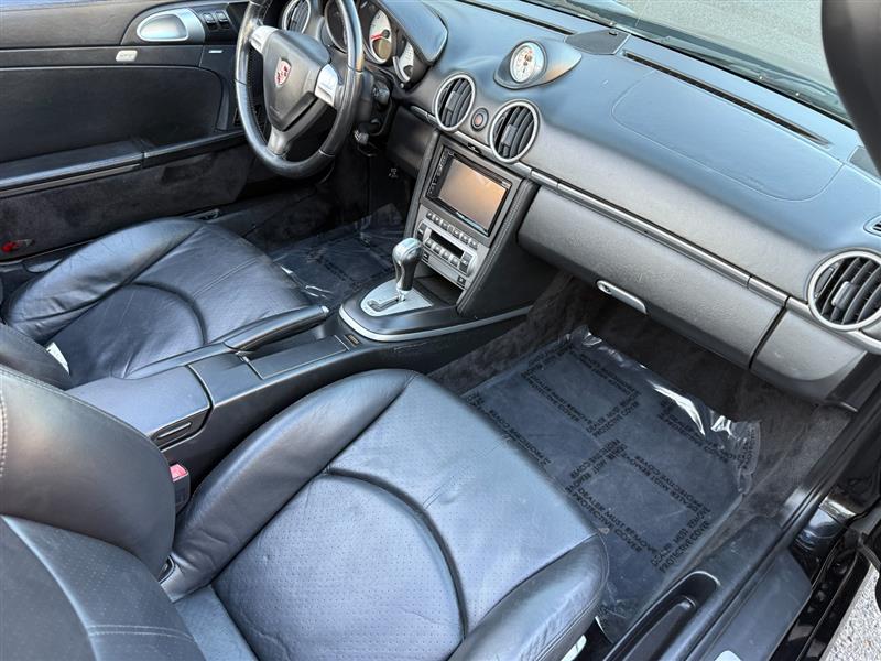 Vehicle photo 35
