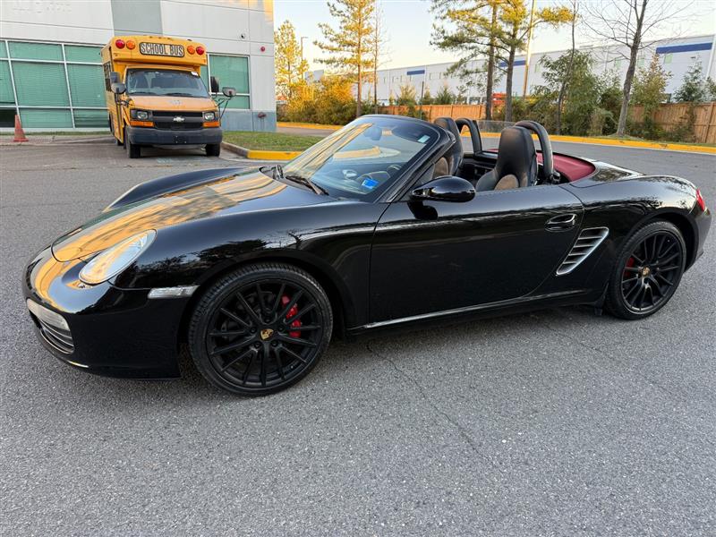 Vehicle photo 5