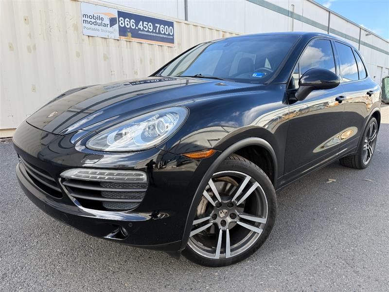 2012 Porsche Cayenne S's photo