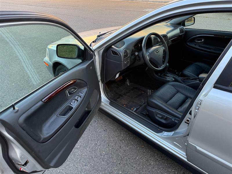 Vehicle photo 16