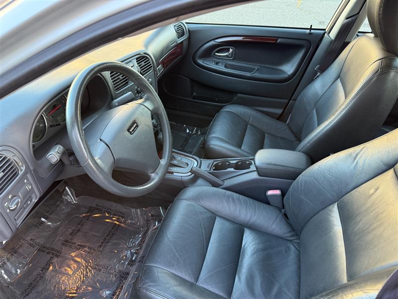Vehicle photo 18