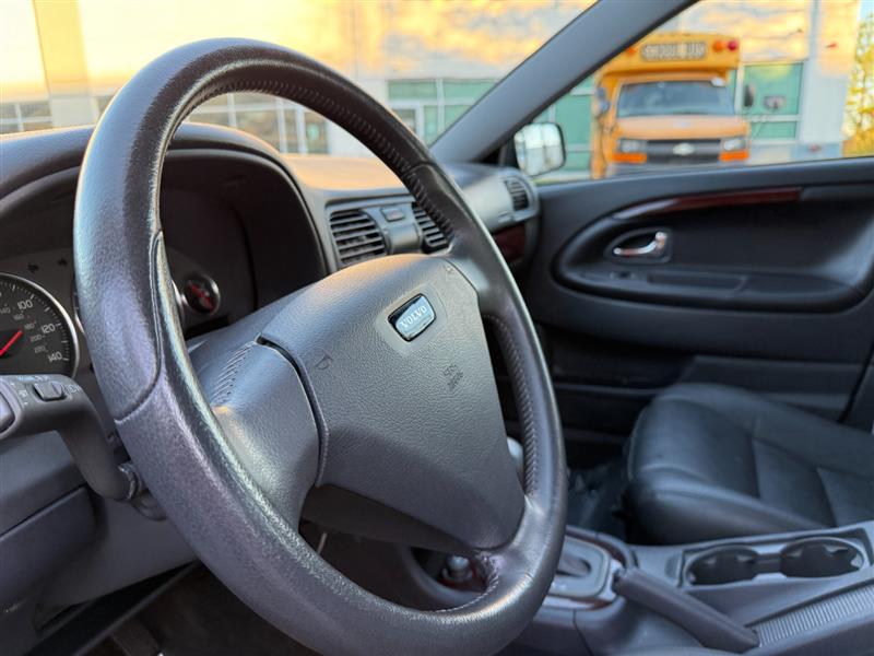 Vehicle photo 21