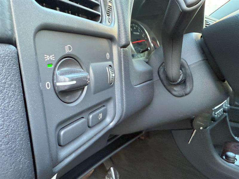 Vehicle photo 22