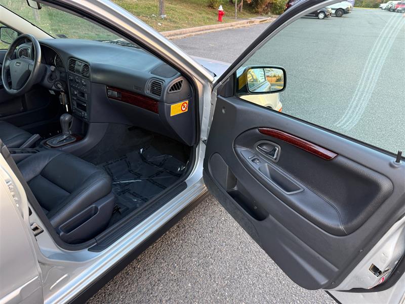 Vehicle photo 35