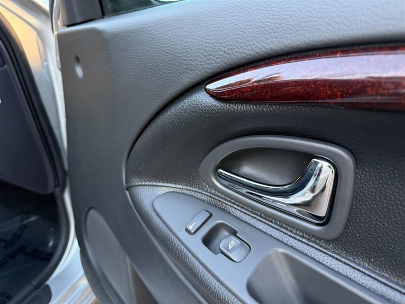 Vehicle photo 37