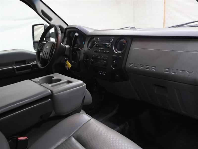 2016 FORD SUPER DUTY F-550 DRW XL