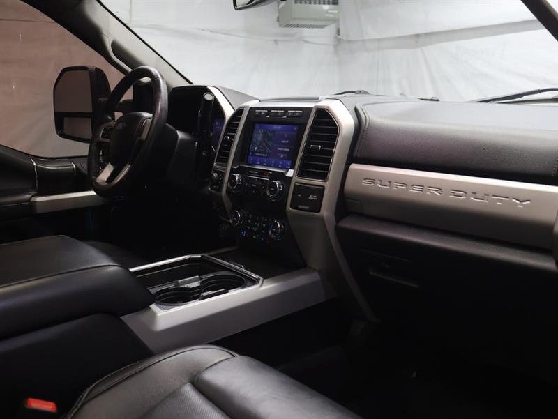2021 FORD SUPER DUTY F-250 SRW LARIAT CREW CAB 4WD w/NAVIGATION SYSTEM & MOONROOF