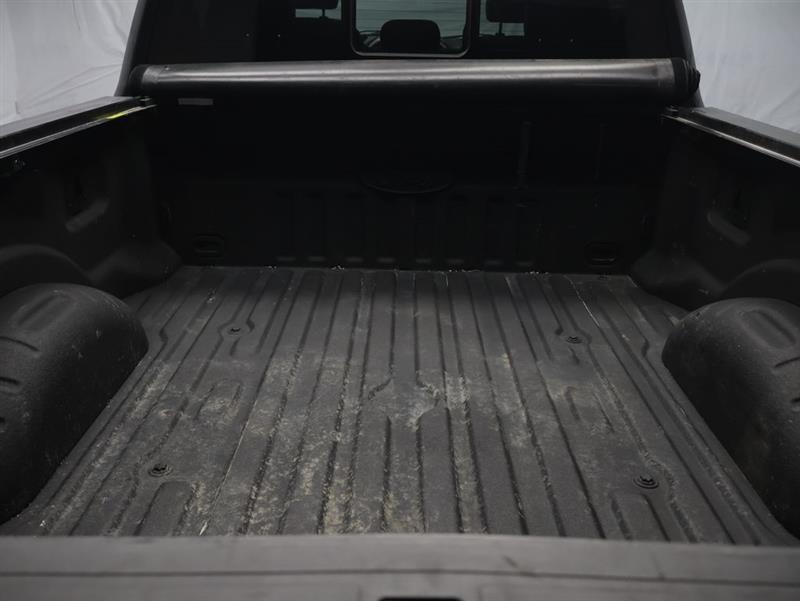 2021 FORD SUPER DUTY F-250 SRW LARIAT CREW CAB 4WD w/NAVIGATION SYSTEM & MOONROOF