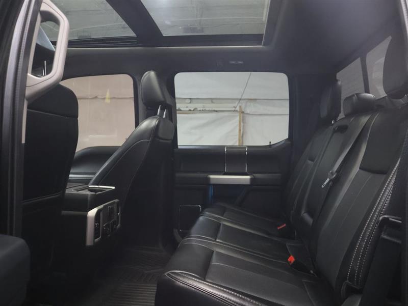 2021 FORD SUPER DUTY F-250 SRW LARIAT CREW CAB 4WD w/NAVIGATION SYSTEM & MOONROOF