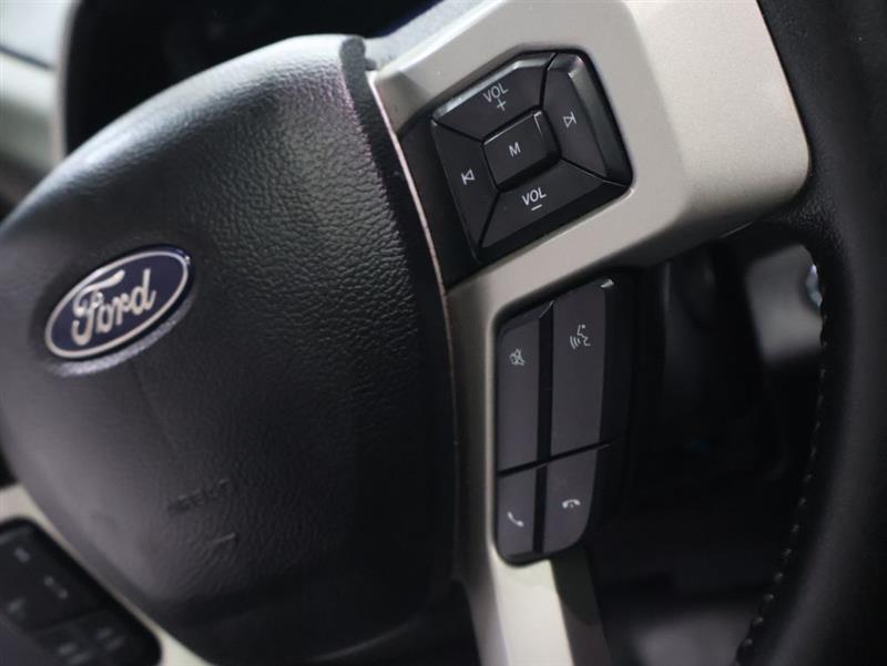 2021 FORD SUPER DUTY F-250 SRW LARIAT CREW CAB 4WD w/NAVIGATION SYSTEM & MOONROOF