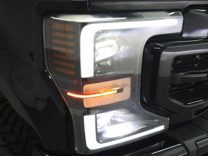 2021 FORD SUPER DUTY F-250 SRW LARIAT CREW CAB 4WD w/NAVIGATION SYSTEM & MOONROOF