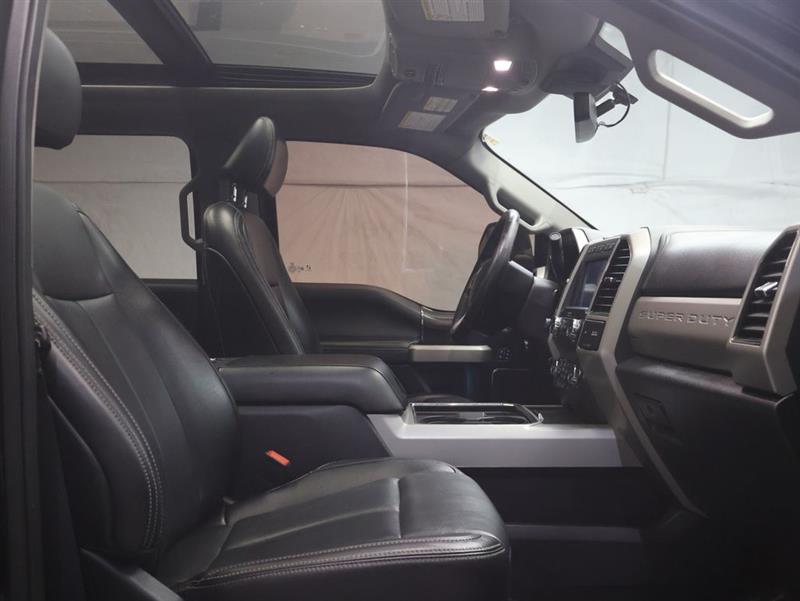 2021 FORD SUPER DUTY F-250 SRW LARIAT CREW CAB 4WD w/NAVIGATION SYSTEM & MOONROOF
