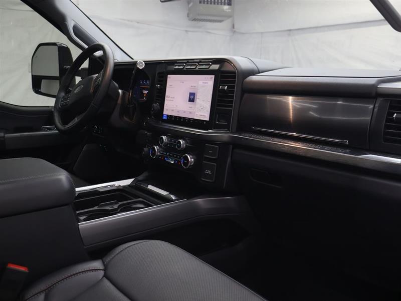 2024 FORD SUPER DUTY F-450 DRW LARIAT