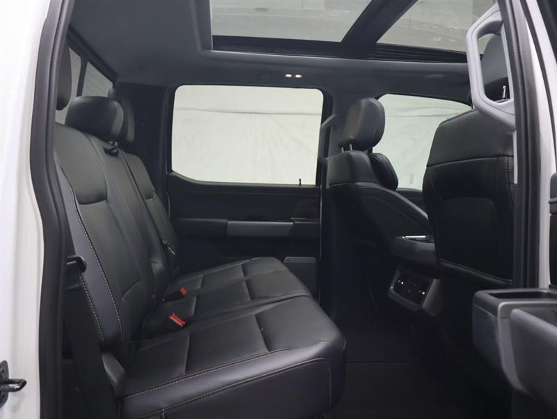 2024 FORD SUPER DUTY F-450 DRW LARIAT