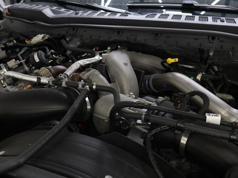 2024 FORD SUPER DUTY F-450 DRW LARIAT