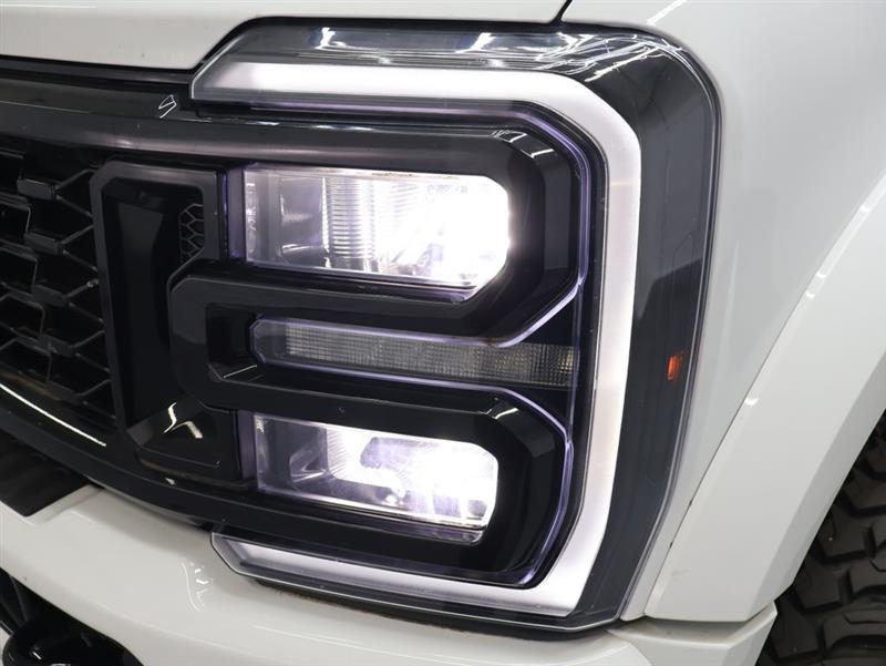 2024 FORD SUPER DUTY F-450 DRW LARIAT