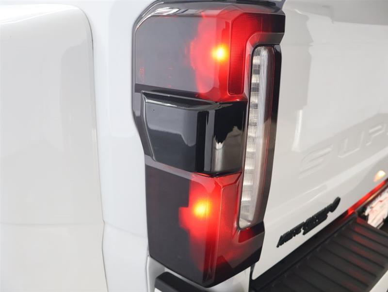 2024 FORD SUPER DUTY F-450 DRW LARIAT