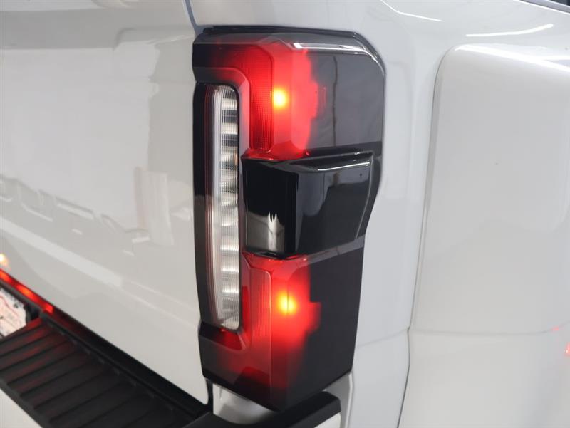 2024 FORD SUPER DUTY F-450 DRW LARIAT