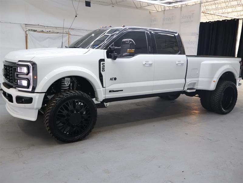 2024 FORD SUPER DUTY F-450 DRW LARIAT