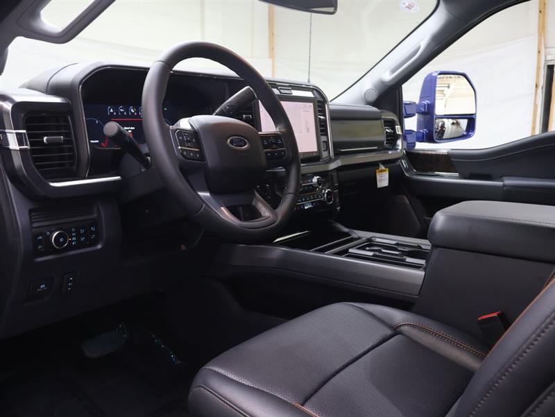 2026 FORD SUPER DUTY F-450 DRW LARIAT