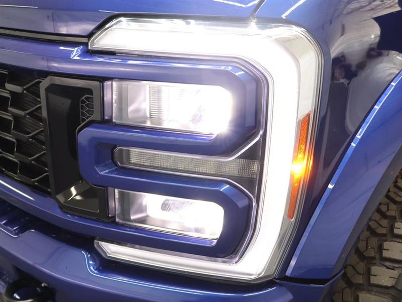2026 FORD SUPER DUTY F-450 DRW LARIAT