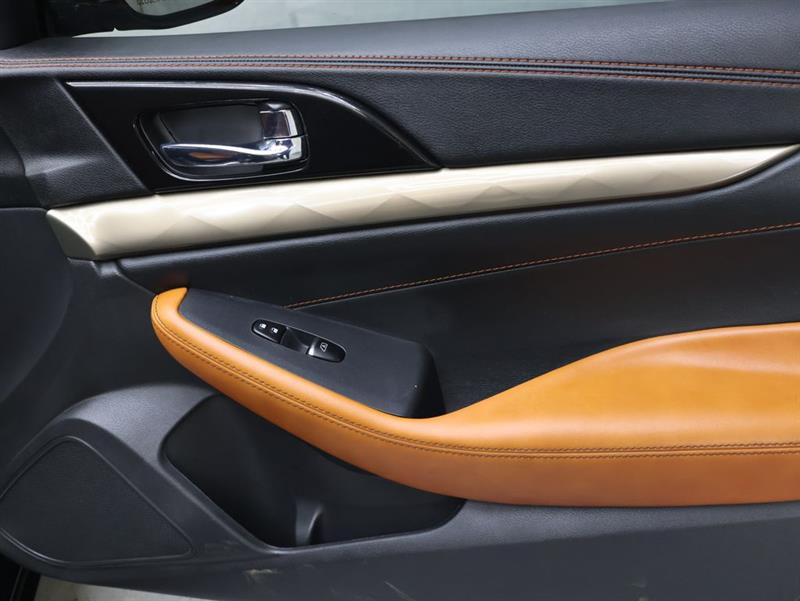 2019 NISSAN MAXIMA PLATINUM
