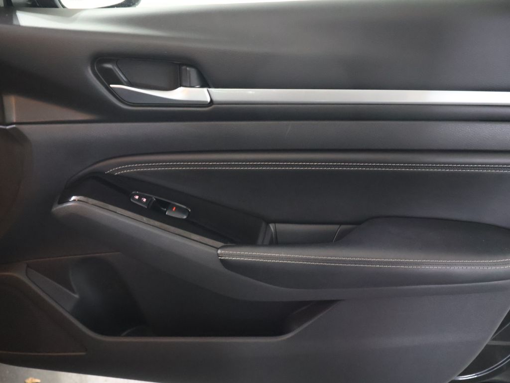 2023 Nissan Altima SL - Photo 11