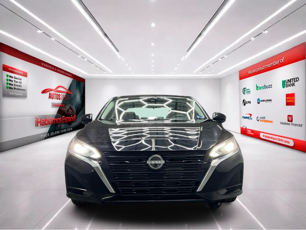 2023 Nissan Altima SL - Photo 2