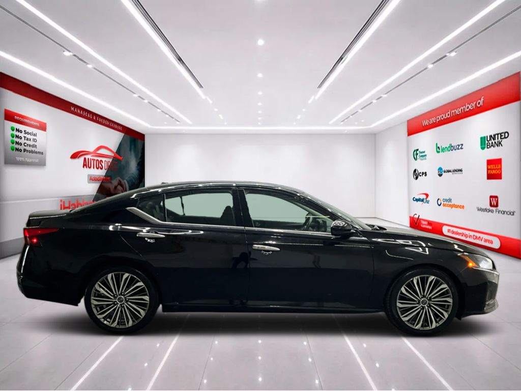 2023 Nissan Altima SL - Photo 8
