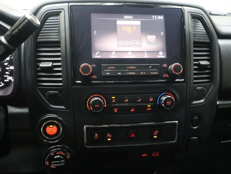 2024 NISSAN TITAN SV