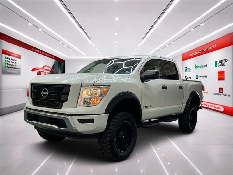 2024 NISSAN TITAN SV