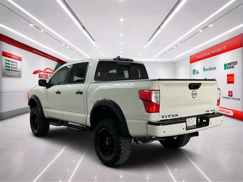 2024 NISSAN TITAN SV