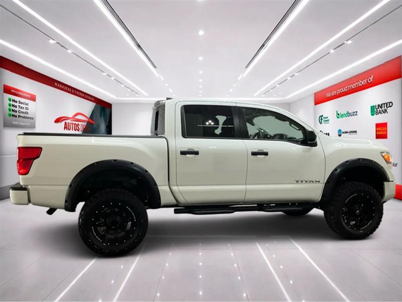 2024 NISSAN TITAN SV