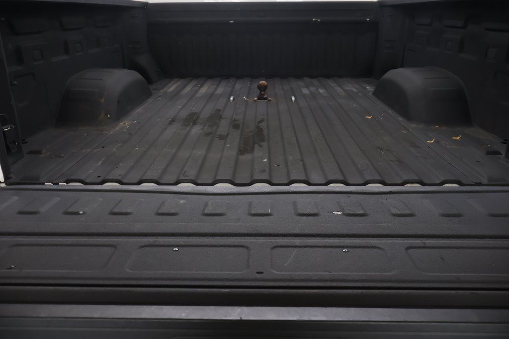 2022 Chevrolet Silverado 3500HD LT - Photo 13