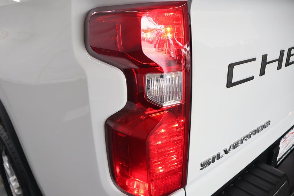 2022 Chevrolet Silverado 3500HD LT - Photo 28
