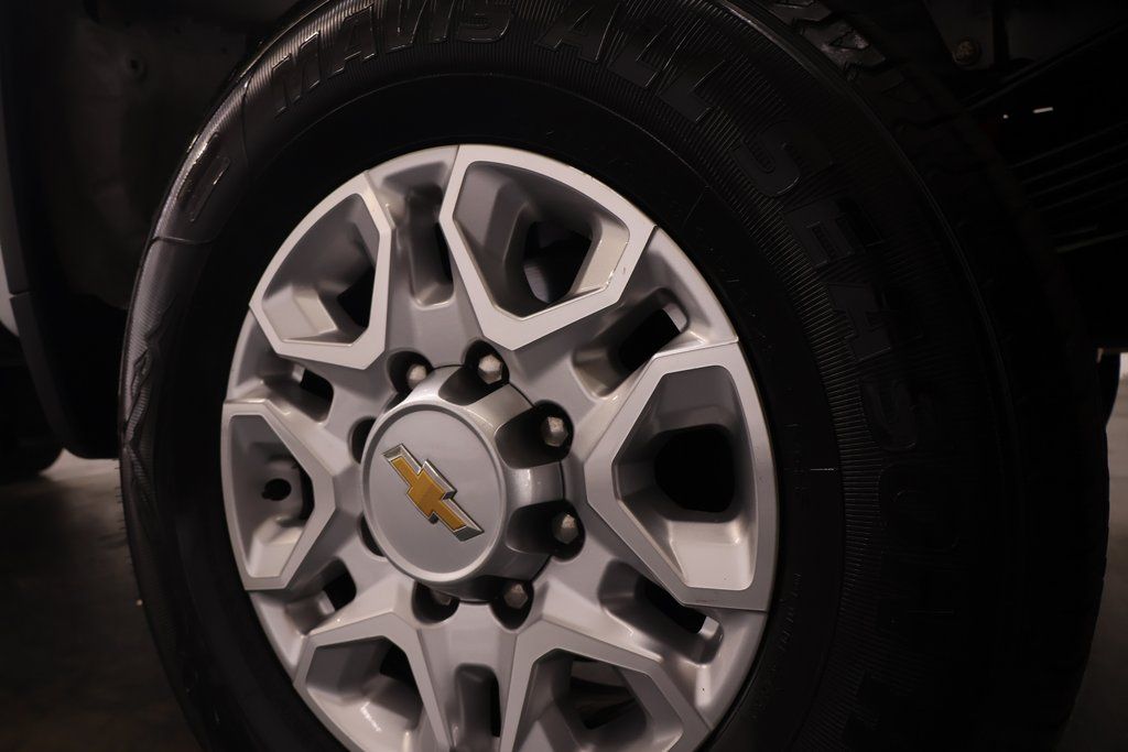 2022 Chevrolet Silverado 3500HD LT - Photo 30