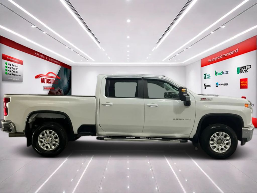 2022 Chevrolet Silverado 3500HD LT - Photo 8