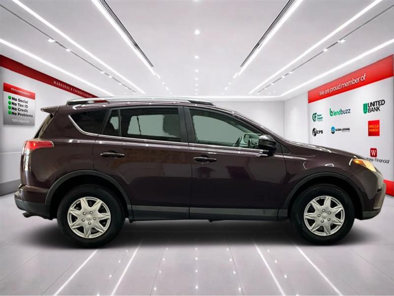 2018 TOYOTA RAV4 LE