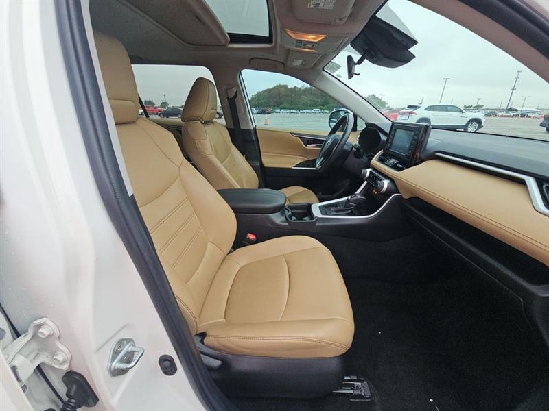 2019 TOYOTA RAV4 XLE PREMIUM