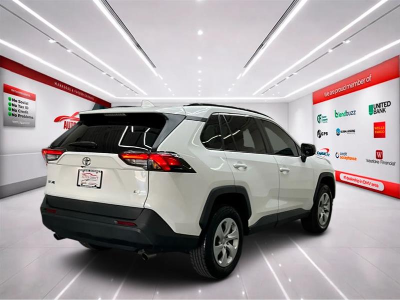 2020 TOYOTA RAV4 LE