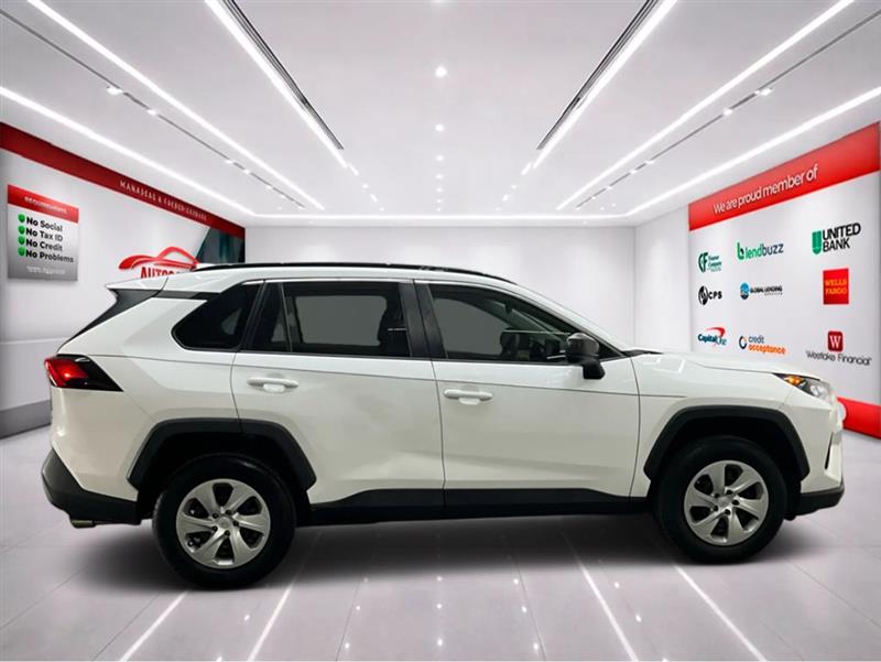 2020 TOYOTA RAV4 LE