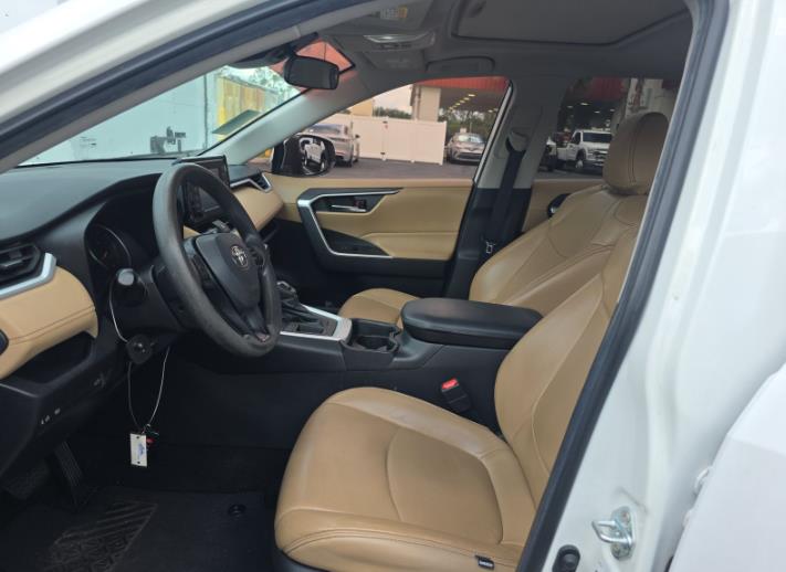2021 TOYOTA RAV4 XLE
