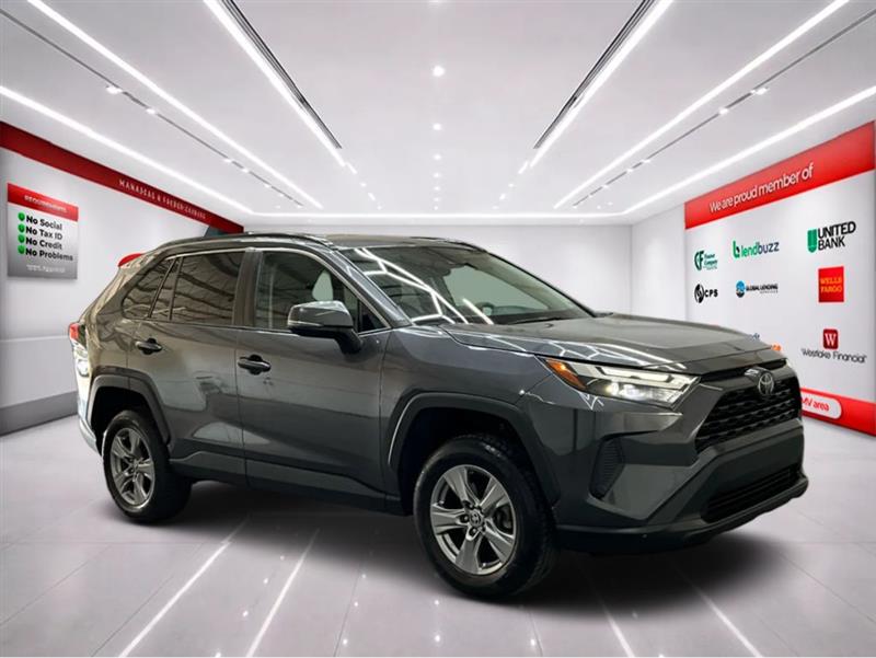 2022 TOYOTA RAV4 XLE