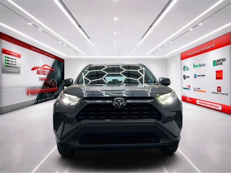 2022 TOYOTA RAV4 XLE