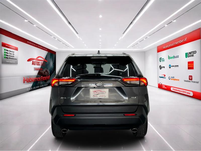 2022 TOYOTA RAV4 XLE