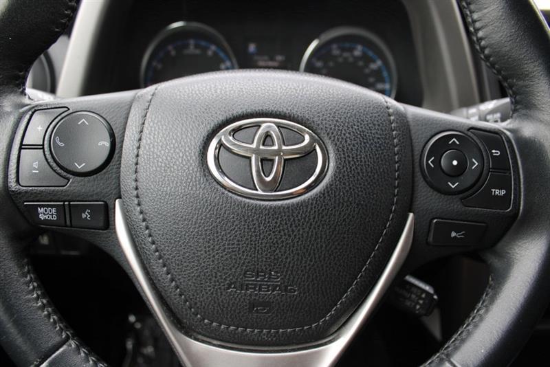 2016 TOYOTA RAV4 XLE