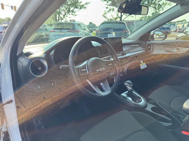 2024 KIA FORTE LX