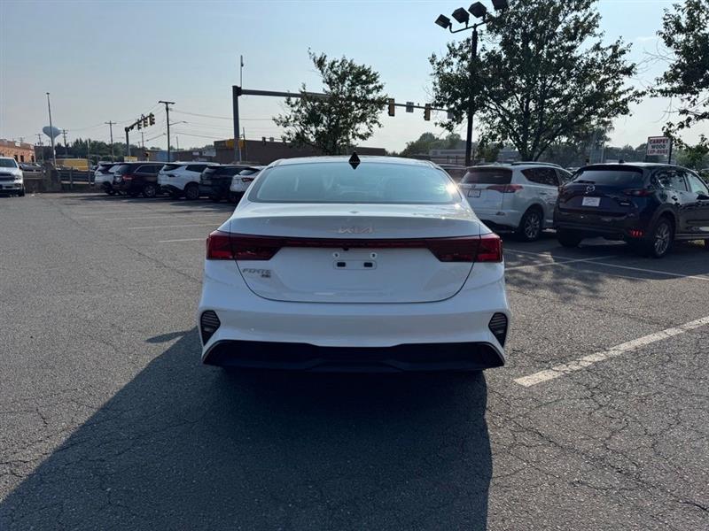 2024 KIA FORTE LX