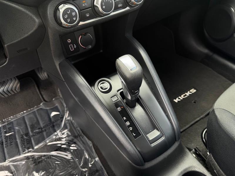 2024 NISSAN KICKS S