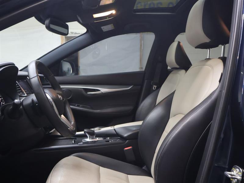 2023 INFINITI QX55 LUXE